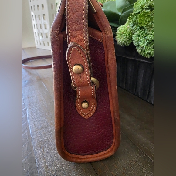 Vintage Dooney And Bourke AWL Zip Top Crossbody/Shoulder Bag In Burgandy - Picture 10 of 13